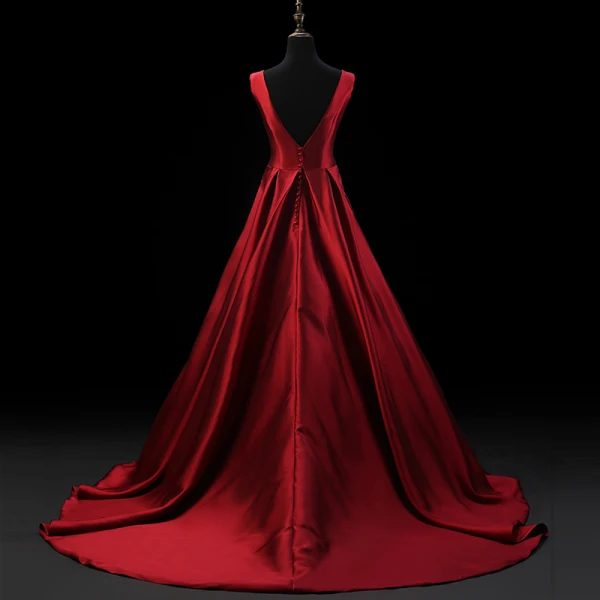 Chic / Belle Bordeaux Satin Robe De Soirée 2019 Princesse Encolure Dégagée Sans Manches Appliques En Dentelle Tribunal Train Volants Dos Nu Robe De Ceremonie
