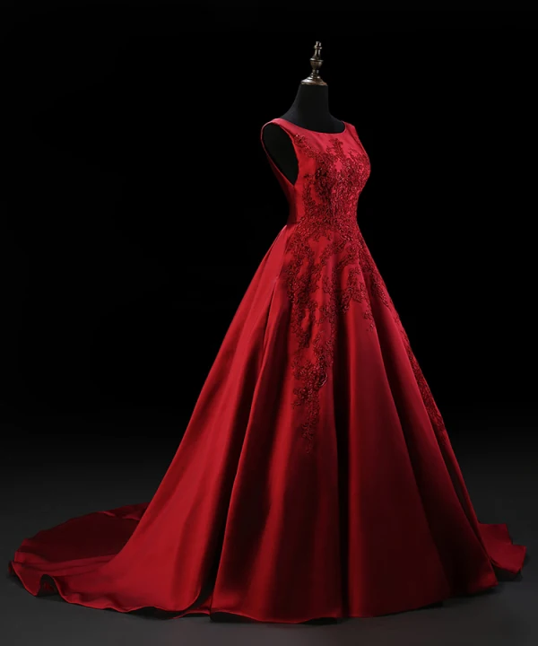 Chic / Belle Bordeaux Satin Robe De Soirée 2019 Princesse Encolure Dégagée Sans Manches Appliques En Dentelle Tribunal Train Volants Dos Nu Robe De Ceremonie