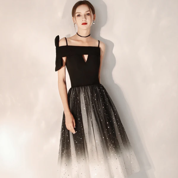 Unique Noire Dégradé De Couleur de retour Robe De Graduation 2019 Princesse Bretelles Spaghetti Une épaule Noeud Glitter Tulle Thé Longueur Volants Dos Nu Robe De Ceremonie