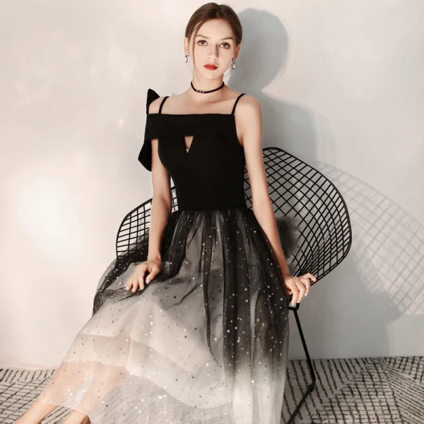 Unique Noire Dégradé De Couleur de retour Robe De Graduation 2019 Princesse Bretelles Spaghetti Une épaule Noeud Glitter Tulle Thé Longueur Volants Dos Nu Robe De Ceremonie