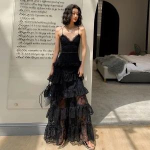 Sexy Svart Blonder Sommer Selskapskjoler 2019 Prinsesse Spaghettistropper Uten Ermer Lange Gripende Ruffles Ryggløse Formelle Kjoler