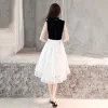 Chinese style Black White Homecoming Graduation Dresses 2019 A-Line / Princess High Neck Sleeveless Star Appliques Lace Knee-Length Ruffle Formal Dresses
