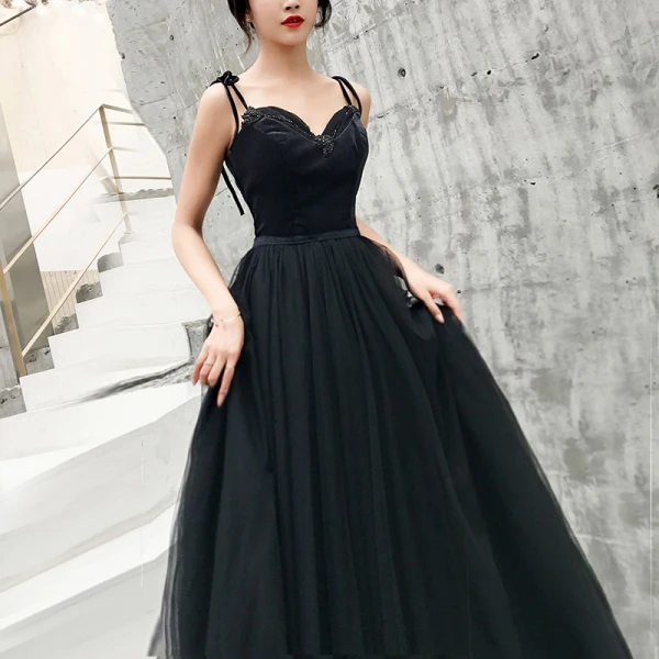 Fine Svart Ballkjoler 2019 Prinsesse Spaghettistropper Uten Ermer Beading Lange Buste Ryggløse Formelle Kjoler