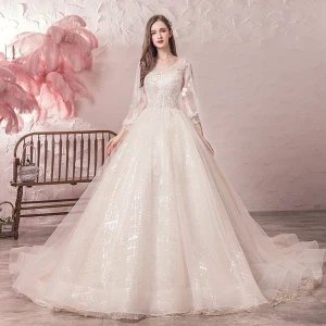 Bling Bling Champagne Brudekjoler 2019 Prinsesse V Hals Gjennomsiktig Puffy 3 4 Ermer Ryggløse Paljetter Beading Glitter Tyll Chapel Train Buste