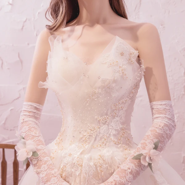 Romantisk Champagne Brudekjoler 2019 Prinsesse Fantastiske / Unike Kjæreste Uten Ermer Ryggløse Appliques Blonder Beading Glitter Tyll Cathedral Train Buste