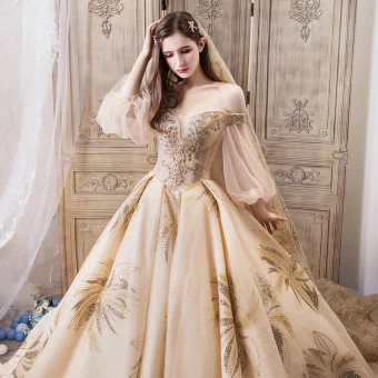 Luxe Champagne Trouwjurken 2019 Baljurk Uit De Schouder Gezwollen 3 4 Mouwen Ruglooze Kralen Glans Tule Royal Train Ruche