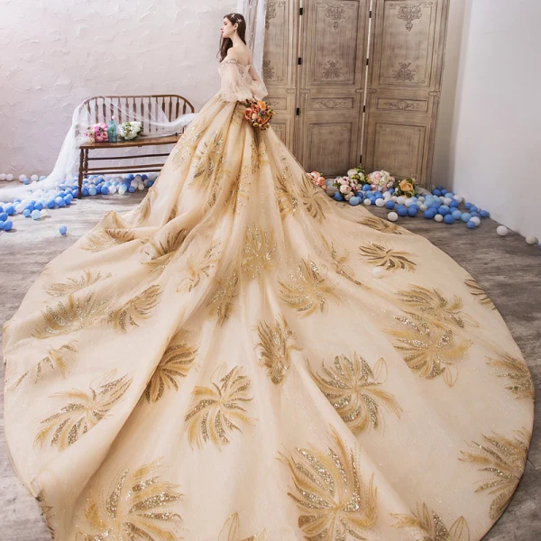 Luxe Champagne Robe De Mariée 2019 Robe Boule De l'épaule Gonflée 3/4 Manches Dos Nu Perlage Glitter Tulle Royal Train Volants