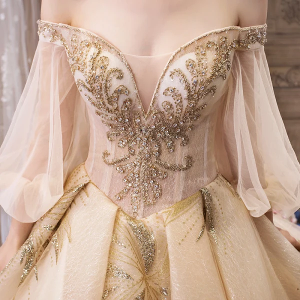 Luxe Champagne Robe De Mariée 2019 Robe Boule De l'épaule Gonflée 3/4 Manches Dos Nu Perlage Glitter Tulle Royal Train Volants