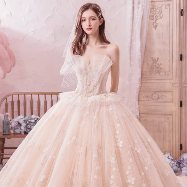 Romantisk Champagne Brudekjoler 2019 Ballkjole Kjæreste Uten Ermer Ryggløse Appliques Blonder Beading Rhinestone Glitter Tyll Cathedral Train Buste