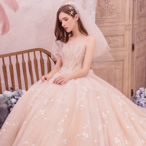 Romantisk Champagne Brudekjoler 2019 Ballkjole Kjæreste Uten Ermer Ryggløse Appliques Blonder Beading Rhinestone Glitter Tyll Cathedral Train Buste