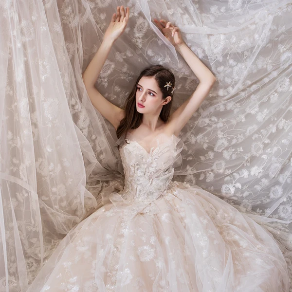 Chic / Beautiful Champagne Wedding Dresses 2019 Ball Gown Sweetheart Sleeveless Backless Glitter Appliques Lace Beading Royal Train Ruffle