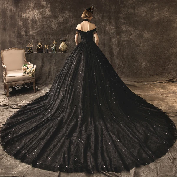 Unique Étourdissant Noire Dentelle Robe De Mariée 2019 Princesse De l'épaule Manches Courtes Dos Nu Perlage Gland Glitter Paillettes Cathedral Train Volants