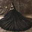 Unique Étourdissant Noire Dentelle Robe De Mariée 2019 Princesse De l'épaule Manches Courtes Dos Nu Perlage Gland Glitter Paillettes Cathedral Train Volants