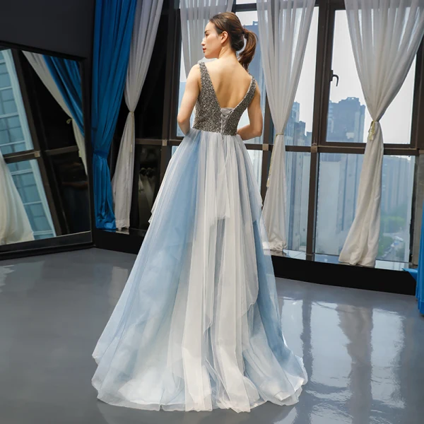 Luxe Bleu Ciel Robe De Soirée 2019 Princesse V-Cou Sans Manches Fait main Perlage Longue Volants Dos Nu Robe De Ceremonie