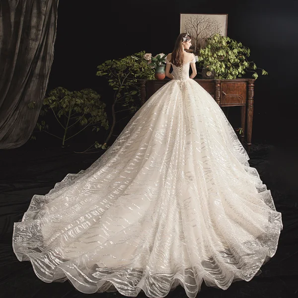 Bling Bling Champagne Robe De Mariée 2019 Robe Boule Unique De l'épaule Manches Courtes Dos Nu Glitter Paillettes Tulle Chapel Train Volants