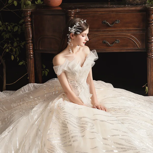 Bling Bling Champagne Robe De Mariée 2019 Robe Boule Unique De l'épaule Manches Courtes Dos Nu Glitter Paillettes Tulle Chapel Train Volants