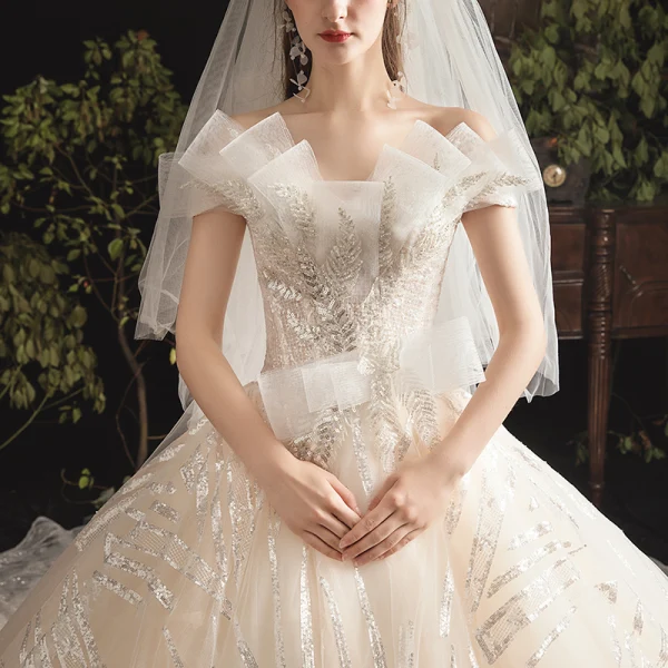 Bling Bling Champagne Robe De Mariée 2019 Robe Boule Unique De l'épaule Manches Courtes Dos Nu Glitter Paillettes Tulle Chapel Train Volants