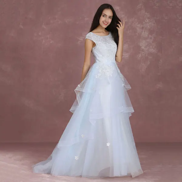Élégant Bleu Ciel Robe De Bal 2018 Princesse Encolure Dégagée Sans Manches Appliques En Dentelle Paillettes Train De Balayage Volants en Cascade Dos Nu Robe De Ceremonie