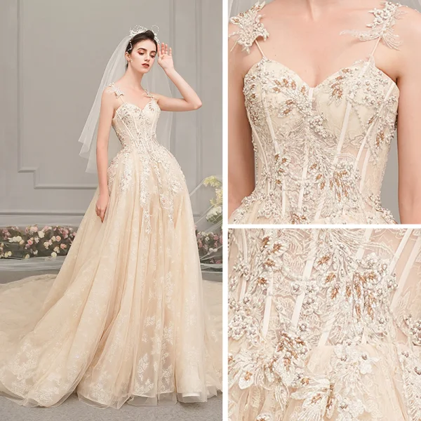 Elegant Champagne Brudekjoler 2019 Prinsesse Spaghettistropper Uten Ermer Ryggløse Glitter Appliques Blonder Perle Beading Chapel Train Buste