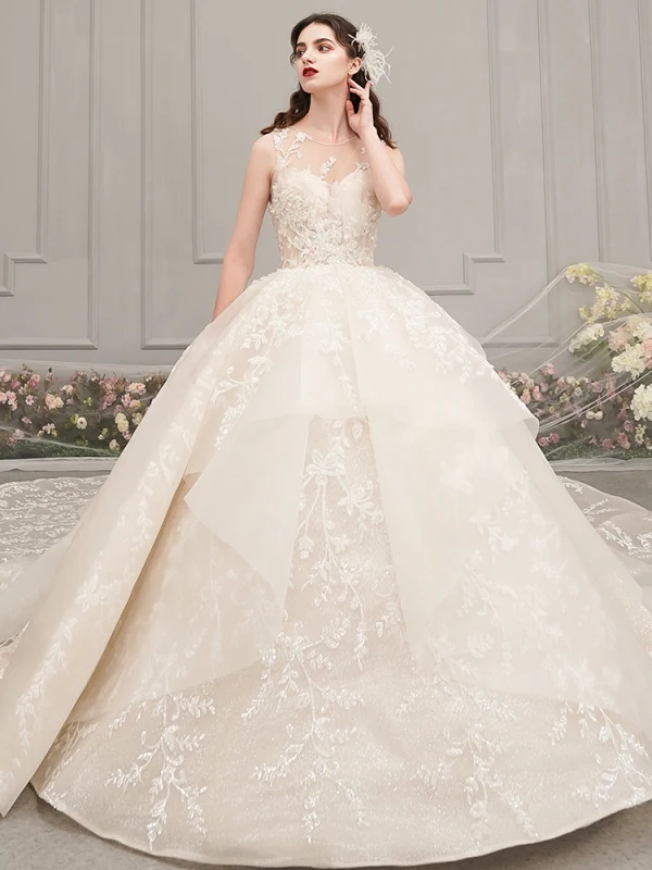 Romantique Champagne Transparentes Robe De Mariée 2019 Robe Boule Encolure Dégagée Sans Manches Dos Nu Glitter Appliques En Dentelle Perlage Cathedral Train Volants