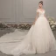 Élégant Champagne Robe De Mariée 2019 Princesse De l'épaule Manches Courtes Dos Nu Perlage Appliques En Dentelle Glitter Tulle Cathedral Train Volants