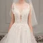 Élégant Ivoire Robe De Mariée 2019 Princesse Col v profond Sans Manches Dos Nu Appliques En Dentelle Perlage Cathedral Train Volants