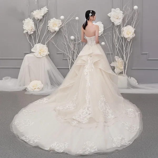 Fine Champagne Brudekjoler 2019 Prinsesse Kjæreste Uten Ermer Ryggløse Appliques Blonder Beading Glitter Tyll Chapel Train