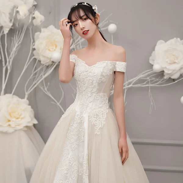 Vintage / Retro Champagne Outdoor / Garden Wedding Dresses 2019 A-Line / Princess Off-The-Shoulder Short Sleeve Backless Appliques Lace Beading Sweep Train Ruffle