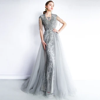 Luxe Gris Robe De Soirée 2019 Princesse V Cou Sans Manches Perlage Gland Appliques En Dentelle Train De Balayage Volants Dos Nu Robe De Ceremonie