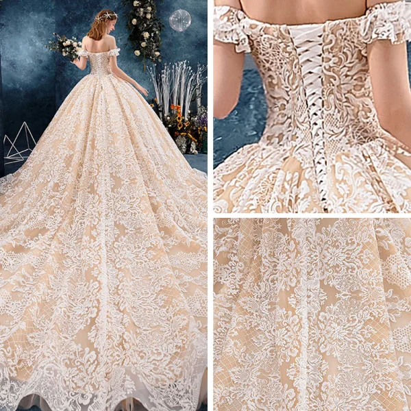 Schöne Champagner Brautkleider / Hochzeitskleider 2019 Ballkleid Off Shoulder Kurze Ärmel Rückenfreies Applikationen Spitze Kathedrale Schleppe Rüschen