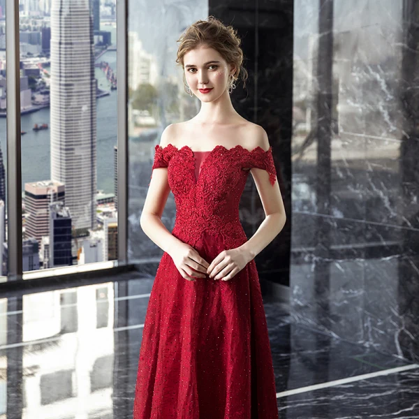 Best Burgundy Lace Evening Dresses  2019 A-Line / Princess Off-The-Shoulder Short Sleeve Appliques Lace Rhinestone Floor-Length / Long Ruffle Backless Formal Dresses