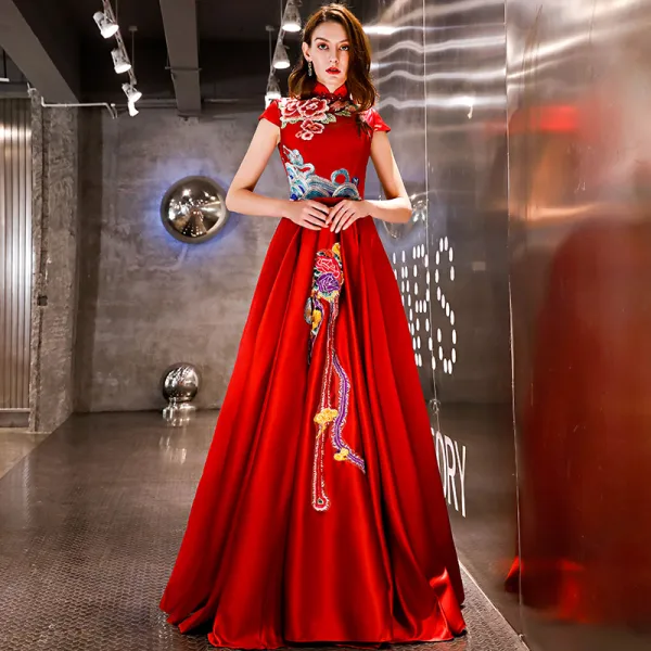 Chinese style Affordable Red Satin Evening Dresses  2019 A-Line / Princess High Neck Sleeveless Embroidered Flower Bow Sash Floor-Length / Long Ruffle Backless Formal Dresses