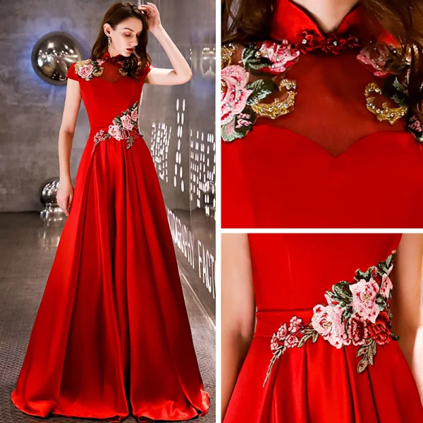 Style Chinois Abordable Rouge Satin Robe De Soirée 2019 Princesse Col Haut Sans Manches Brodé Fleur Perlage Longue Volants Dos Nu Robe De Ceremonie