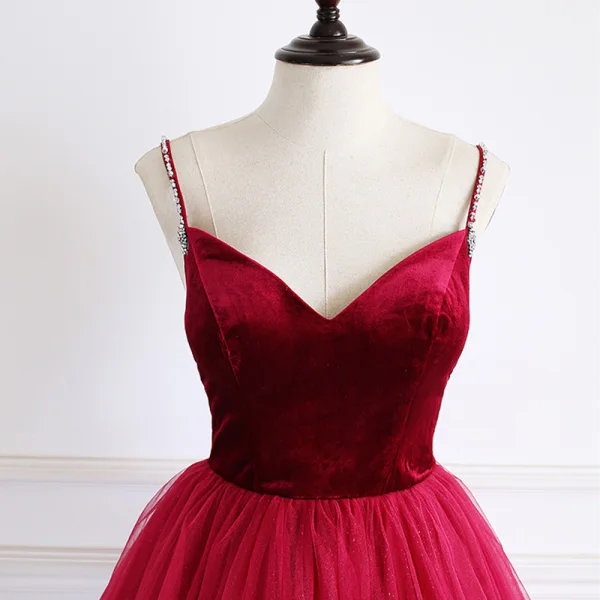 Modest / Simple Burgundy Suede Prom Dresses 2019 A-Line / Princess Spaghetti Straps Sleeveless Floor-Length / Long Ruffle Backless Formal Dresses