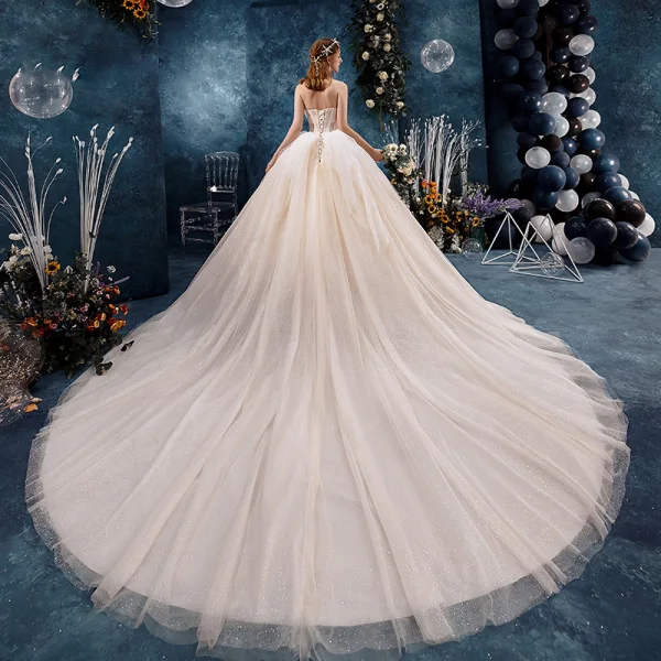 Fine Champagne Brudekjoler 2019 Ballkjole Kjæreste Uten Ermer Ryggløse Beading Glitter Tyll Cathedral Train Buste
