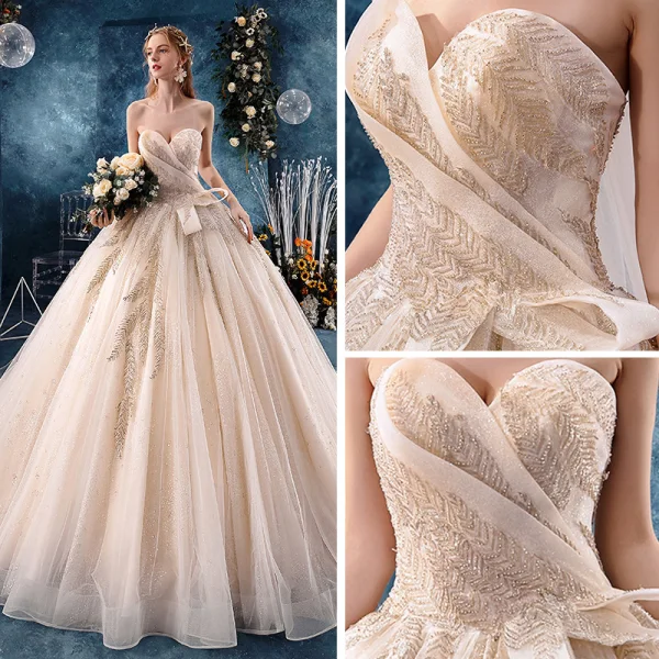 Elegant Champagne Brudekjoler 2019 Prinsesse Kjæreste Uten Ermer Ryggløse Beading Glitter Tyll Cathedral Train Buste