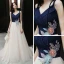 Élégant Bleu Marine Champagne Robe De Soirée 2019 Princesse Bretelles Spaghetti Sans Manches Dos Nu Appliques En Dentelle Fleur Perlage Tribunal Train Volants Robe De Ceremonie