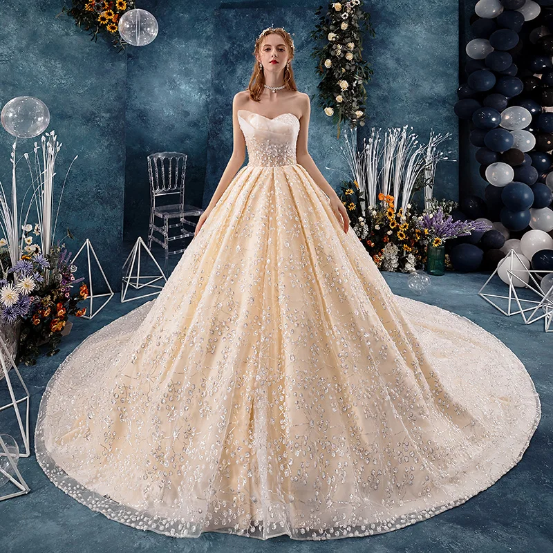 Fine Champagne Brudekjoler 2019 Prinsesse Fantastiske Unike Kjæreste Uten Ermer Ryggløse Glitter Paljetter Tyll Cathedral Train Buste