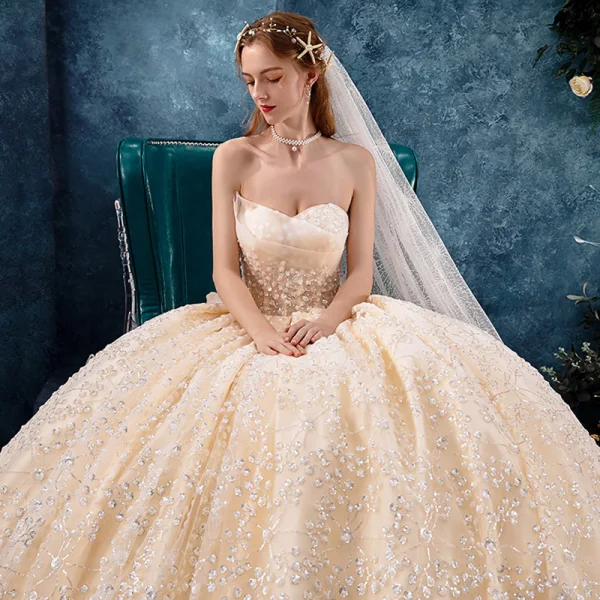 Fine Champagne Brudekjoler 2019 Prinsesse Fantastiske / Unike Kjæreste Uten Ermer Ryggløse Glitter Paljetter Tyll Cathedral Train Buste
