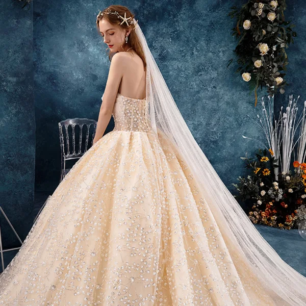 Fine Champagne Brudekjoler 2019 Prinsesse Fantastiske / Unike Kjæreste Uten Ermer Ryggløse Glitter Paljetter Tyll Cathedral Train Buste