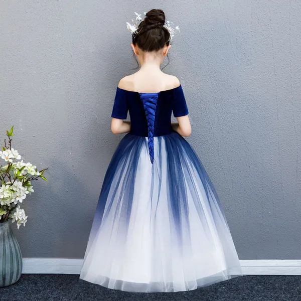 Elegant Navy Blue Gradient-Color Suede Flower Girl Dresses 2019 Ball Gown Off-The-Shoulder Short Sleeve Floor-Length / Long Ruffle Backless Wedding Party Dresses