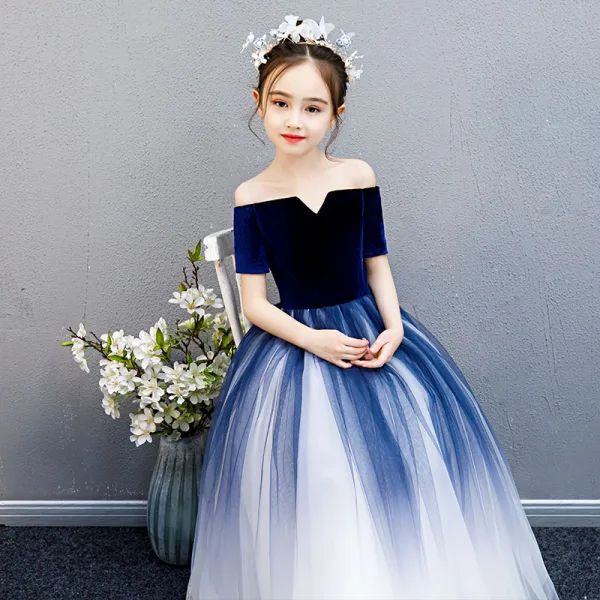 Elegant Navy Blue Gradient-Color Suede Flower Girl Dresses 2019 Ball Gown Off-The-Shoulder Short Sleeve Floor-Length / Long Ruffle Backless Wedding Party Dresses