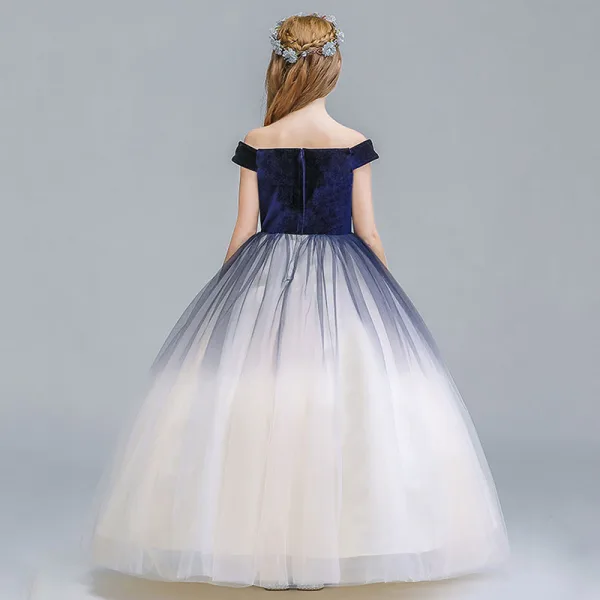 Chic / Beautiful Navy Blue Champagne Gradient-Color Suede Flower Girl Dresses 2019 A-Line / Princess Off-The-Shoulder Short Sleeve Floor-Length / Long Ruffle Backless Wedding Party Dresses