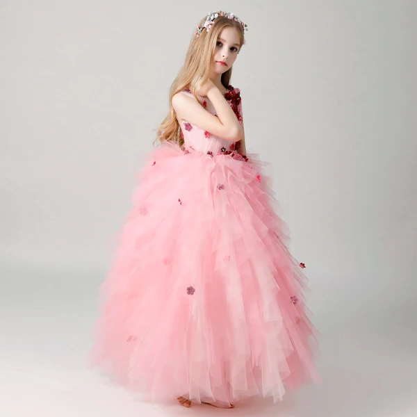Snygga / Fina Godis Rosa Brudnäbbsklänning 2019 Balklänning Urringning Ärmlös Appliqués Blomma Långa Cascading Volanger Klänning Till Bröllop