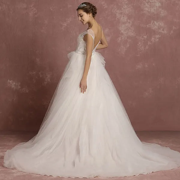 Élégant Ivoire Robe De Mariée 2018 Princesse Encolure Carrée Sans Manches Dos Nu Appliques En Dentelle Faux Diamant Ceinture Tribunal Train