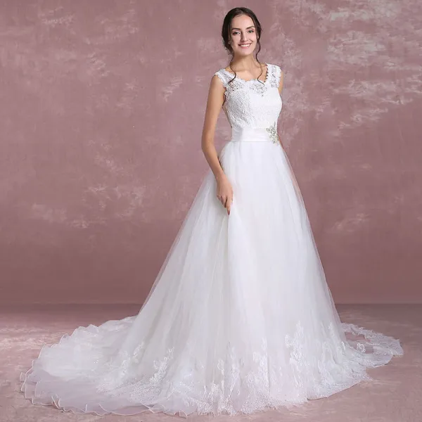 Elegant White Wedding Dresses 2018 A-Line / Princess Scoop Neck Sleeveless Backless Appliques Lace Rhinestone Sash Court Train