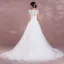 Elegante Weiß Brautkleider 2018 A Linie Rundhalsausschnitt Ärmellos Rückenfreies Applikationen Mit Spitze Strass Stoffgürtel Hof-Schleppe