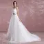Elegante Weiß Brautkleider 2018 A Linie Rundhalsausschnitt Ärmellos Rückenfreies Applikationen Mit Spitze Strass Stoffgürtel Hof-Schleppe