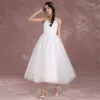 Modest / Simple Ivory Beach Wedding Dresses 2018 A-Line / Princess Spaghetti Straps Sleeveless Backless Appliques Lace Tea-length