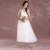 Modest / Simple Ivory Beach Wedding Dresses 2018 A-Line / Princess Spaghetti Straps Sleeveless Backless Appliques Lace Tea-length